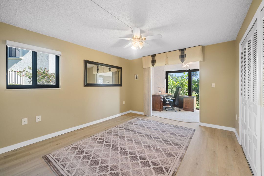 For Sale: $295,000 (2 beds, 2 baths, 1186 Square Feet)