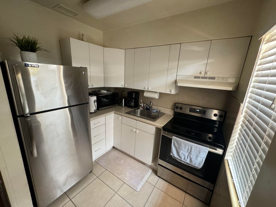 For Rent: $2,400 (1 beds, 1 baths, 675 Square Feet)