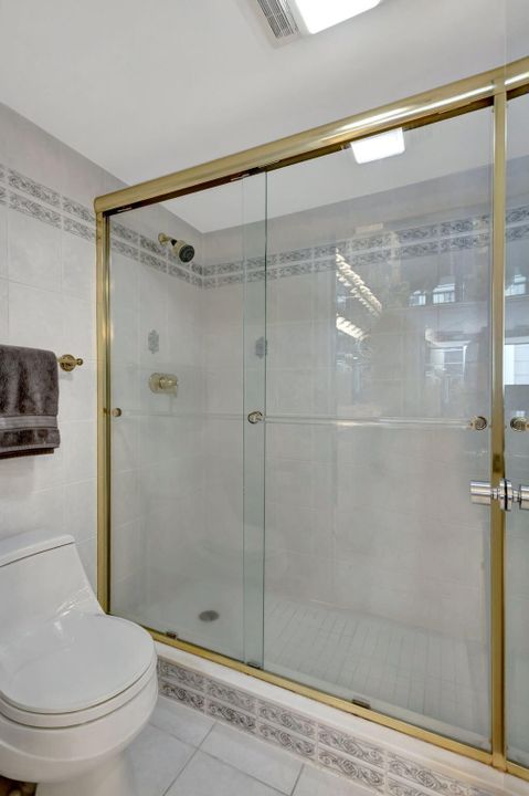 待售: $775,000 (2 贝兹, 2 浴室, 1295 平方英尺)