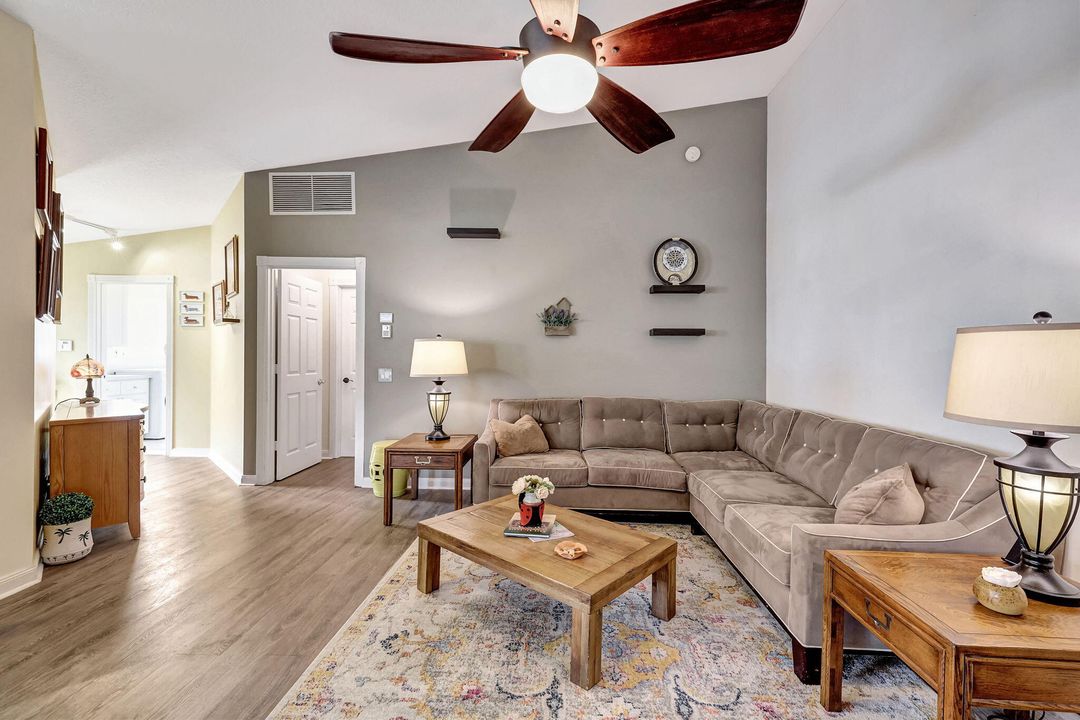 For Sale: $374,900 (2 beds, 2 baths, 1526 Square Feet)