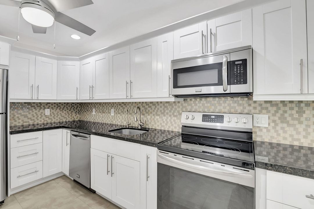 For Sale: $264,500 (2 beds, 2 baths, 1238 Square Feet)