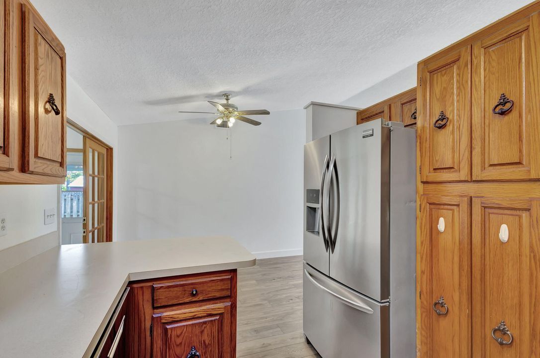 For Sale: $550,000 (3 beds, 2 baths, 1686 Square Feet)