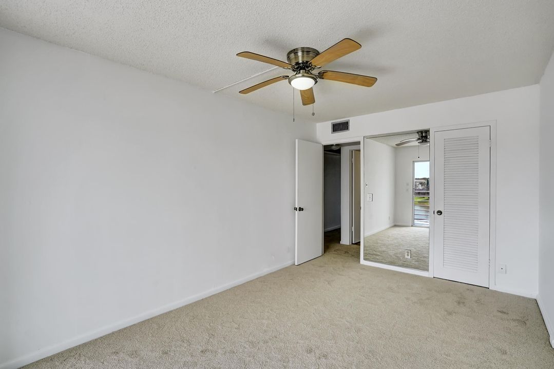 For Sale: $130,000 (2 beds, 1 baths, 861 Square Feet)