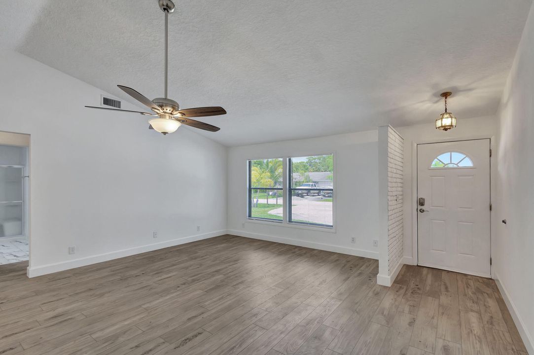 For Sale: $550,000 (3 beds, 2 baths, 1686 Square Feet)