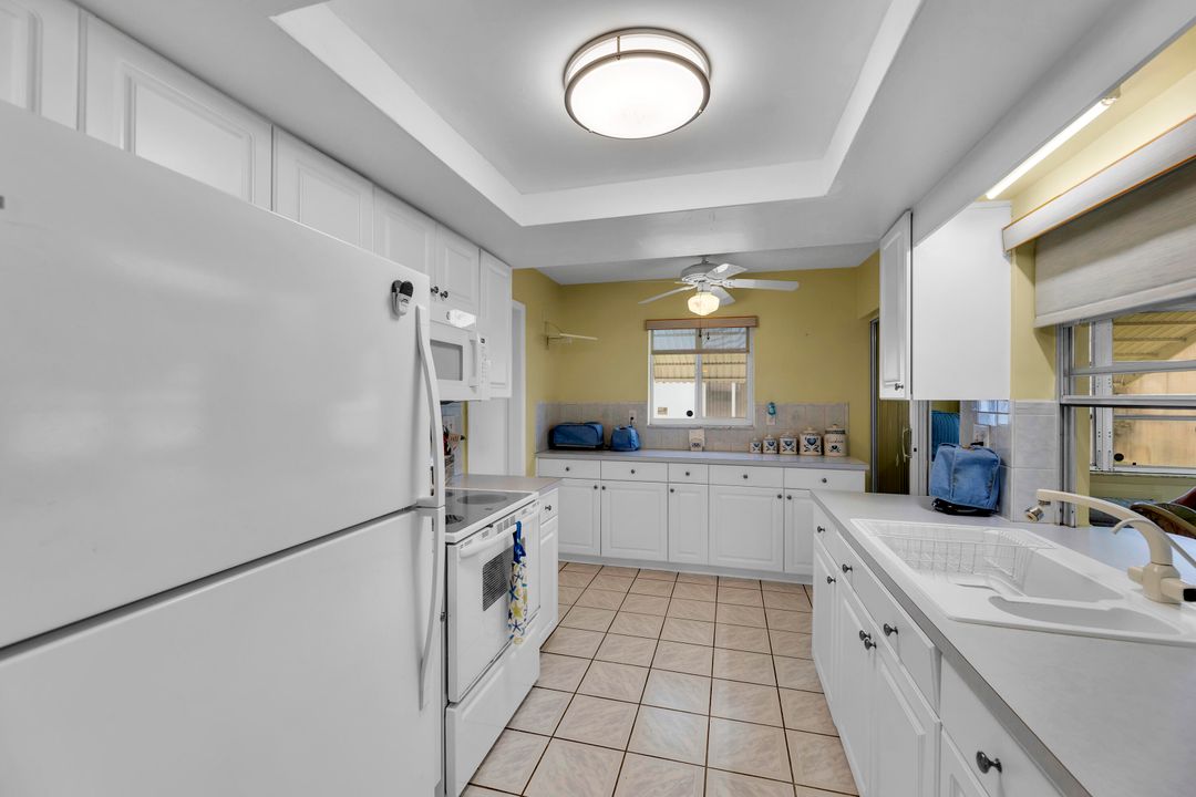 For Sale: $314,000 (2 beds, 2 baths, 1331 Square Feet)