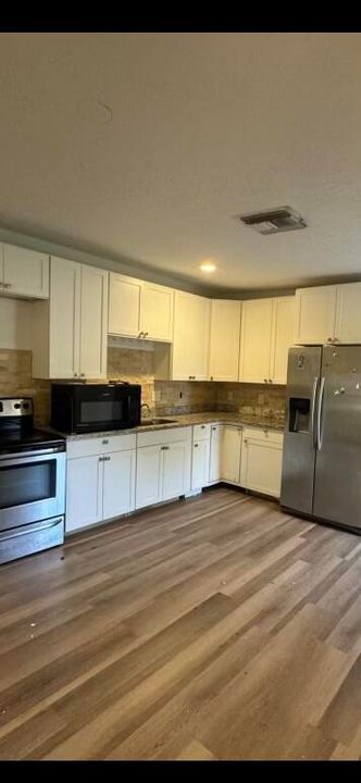 For Sale: $339,000 (4 beds, 2 baths, 1760 Square Feet)