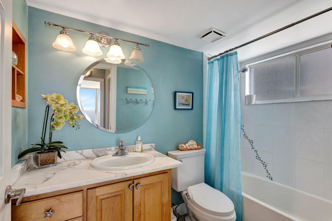 For Sale: $649,000 (2 beds, 2 baths, 1201 Square Feet)