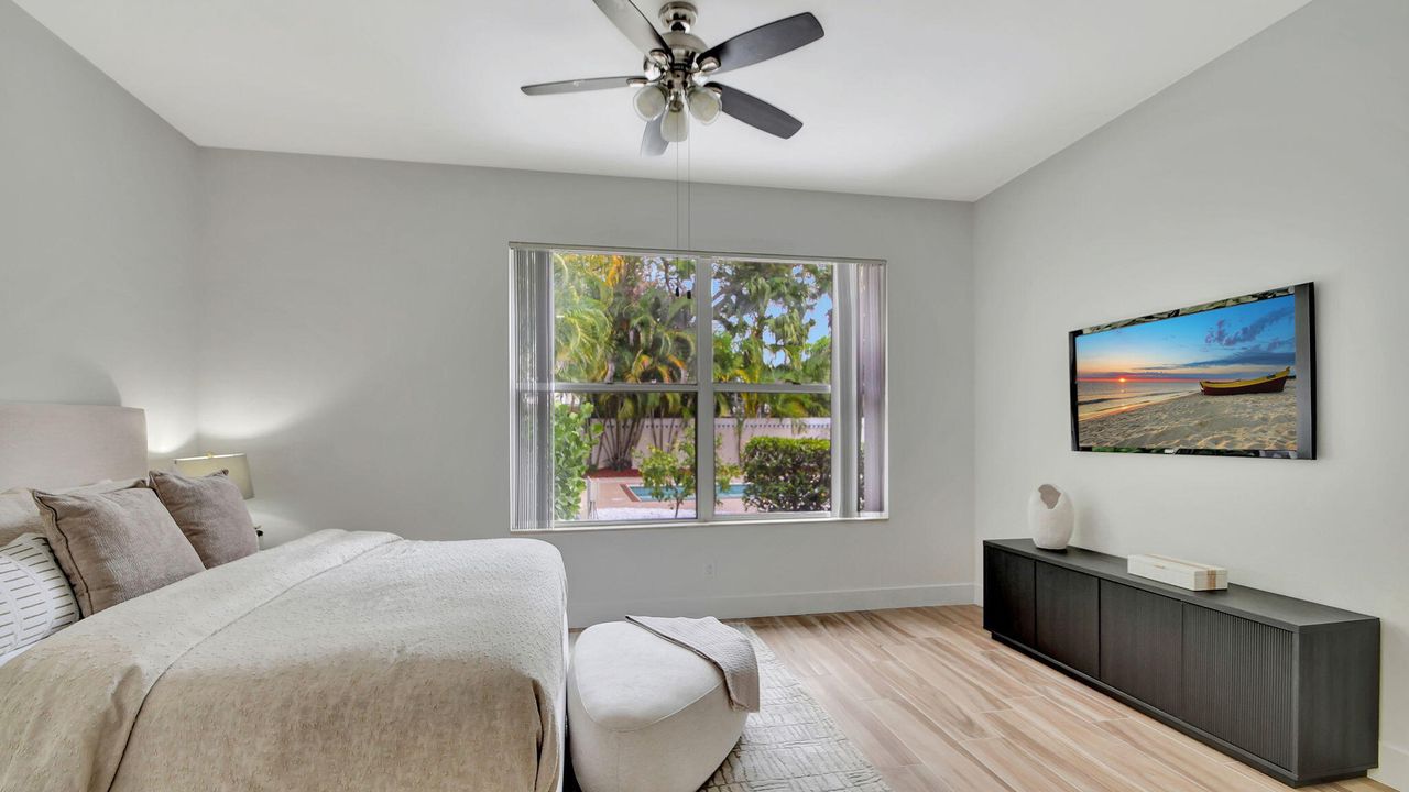 For Sale: $799,000 (3 beds, 2 baths, 1973 Square Feet)