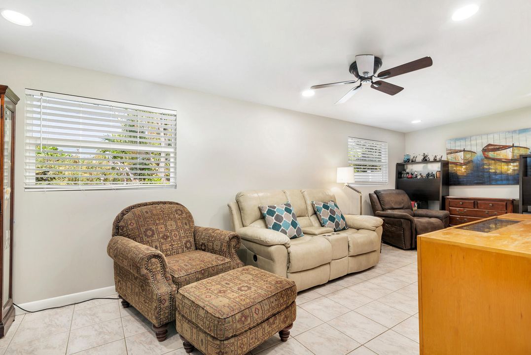 For Sale: $575,000 (4 beds, 2 baths, 1564 Square Feet)
