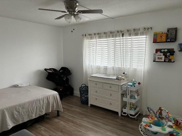For Sale: $299,000 (2 beds, 2 baths, 1135 Square Feet)