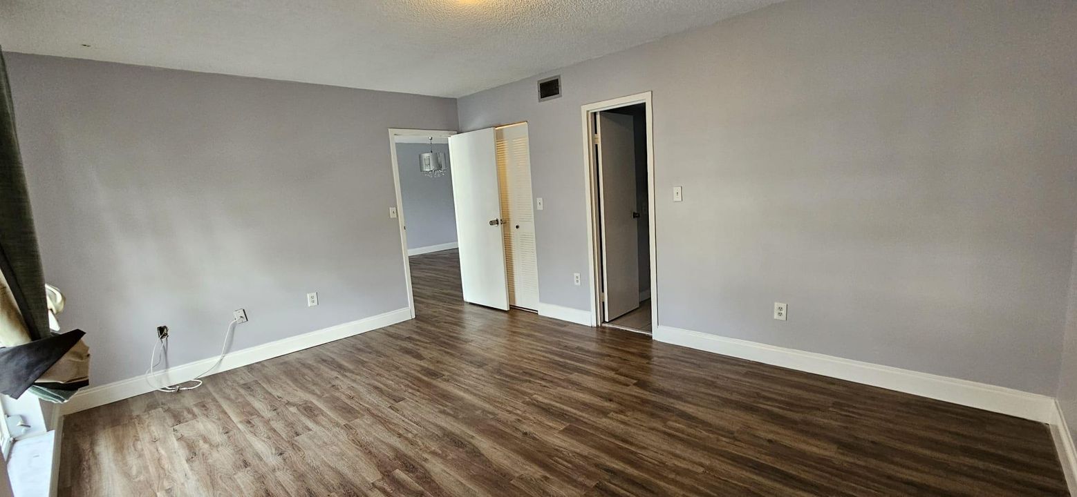 For Rent: $1,900 (2 beds, 2 baths, 1025 Square Feet)