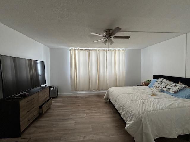 For Sale: $294,900 (2 beds, 2 baths, 1135 Square Feet)