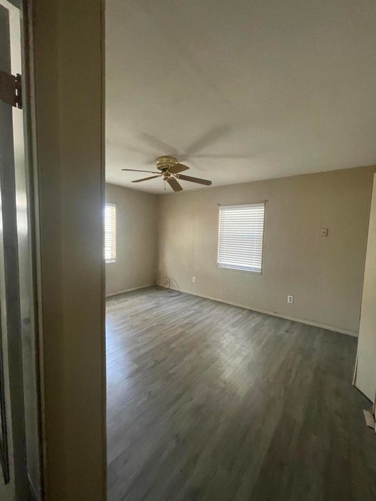 Active With Contract: $219,000 (2 beds, 2 baths, 1357 Square Feet)