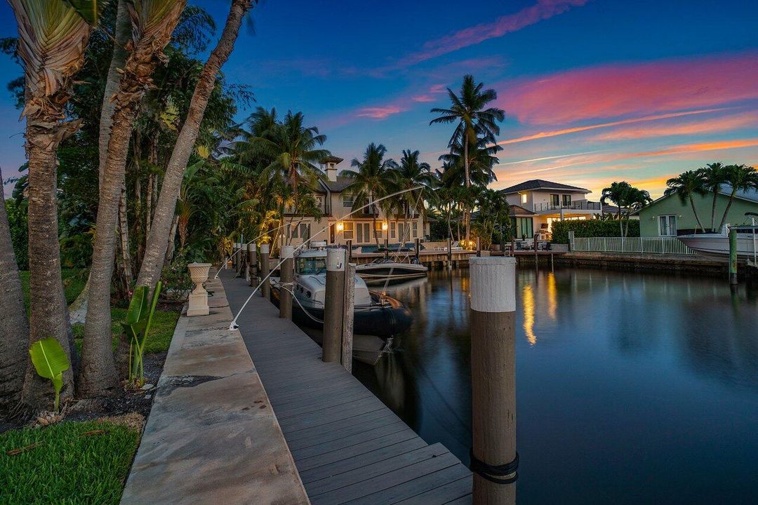 Active With Contract: $2,995,000 (3 beds, 2 baths, 2481 Square Feet)