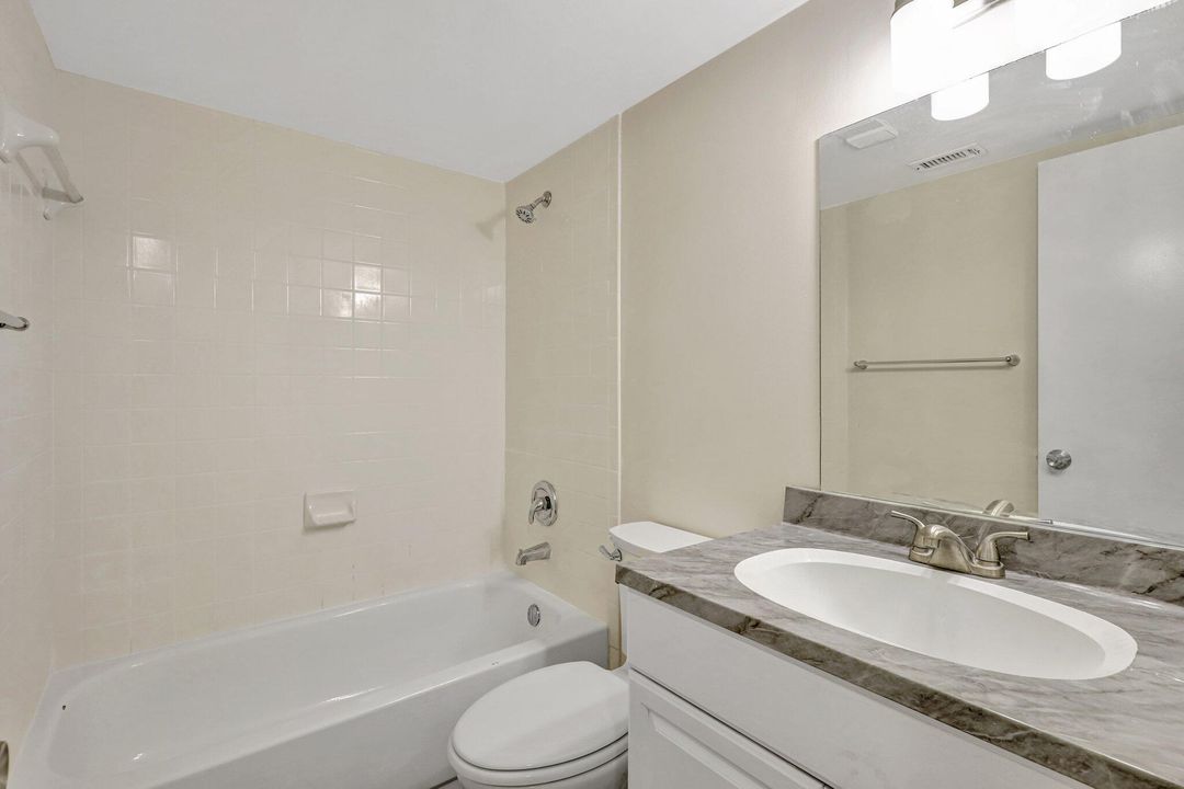 For Sale: $315,000 (2 beds, 2 baths, 1206 Square Feet)