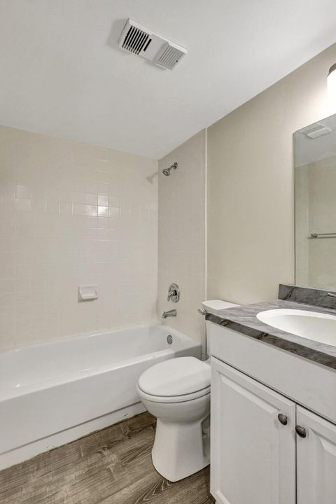 For Sale: $315,000 (2 beds, 2 baths, 1206 Square Feet)