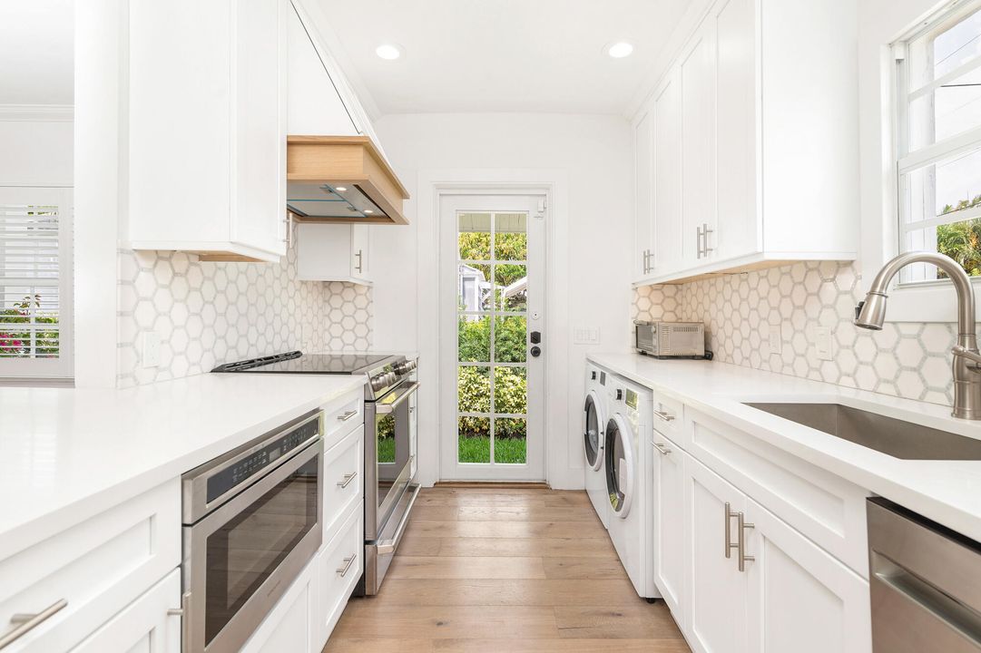 Active With Contract: $1,149,000 (3 beds, 2 baths, 1548 Square Feet)