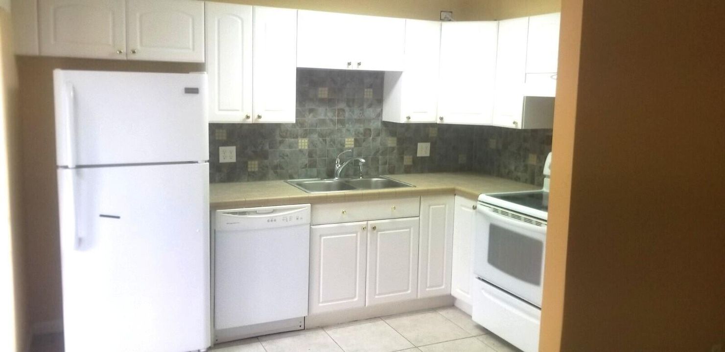 For Sale: $288,000 (2 beds, 2 baths, 1232 Square Feet)