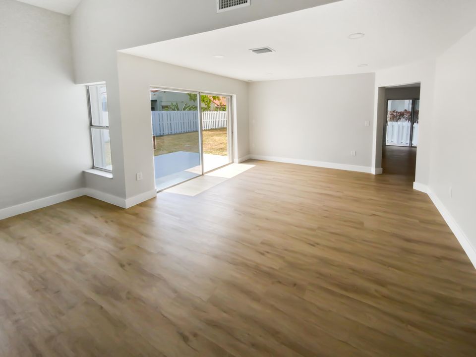 For Sale: $695,000 (4 beds, 2 baths, 1847 Square Feet)