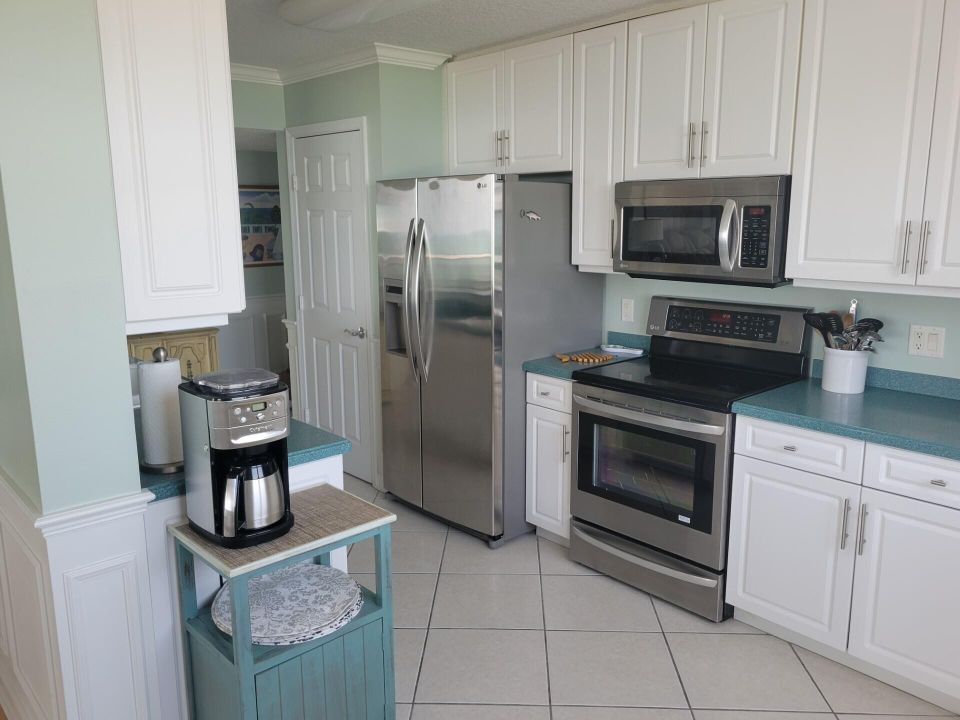 For Rent: $3,000 (3 beds, 2 baths, 1571 Square Feet)