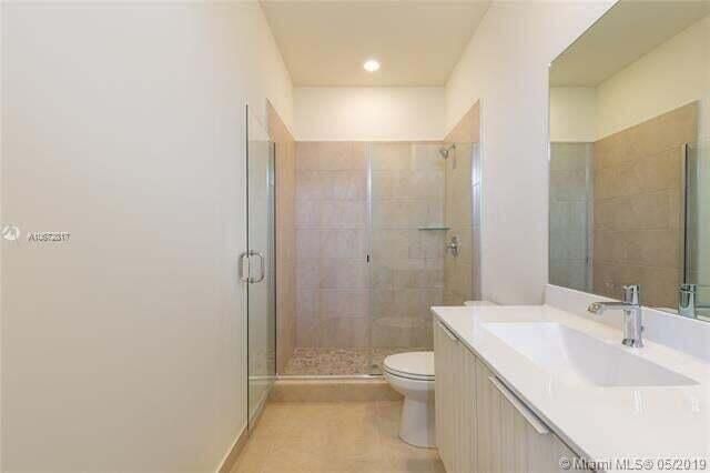 出租: $3,600 (3 贝兹, 2 浴室, 1476 平方英尺)