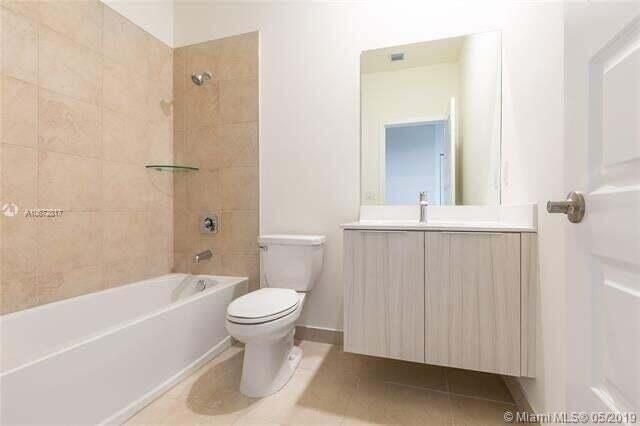 出租: $3,600 (3 贝兹, 2 浴室, 1476 平方英尺)