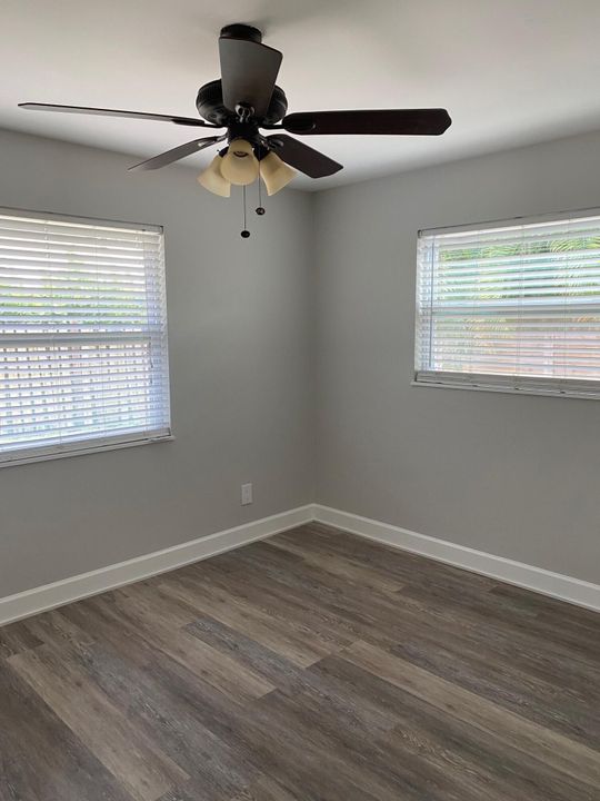 Active With Contract: $2,800 (3 beds, 2 baths, 1409 Square Feet)