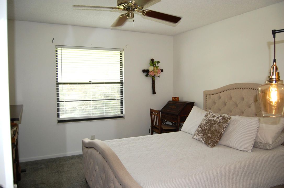 For Sale: $324,900 (2 beds, 2 baths, 1200 Square Feet)
