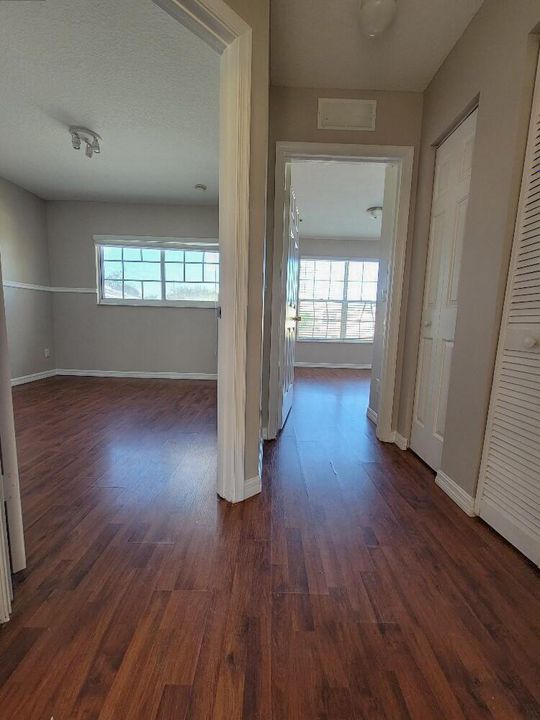 For Rent: $2,850 (3 beds, 2 baths, 1309 Square Feet)