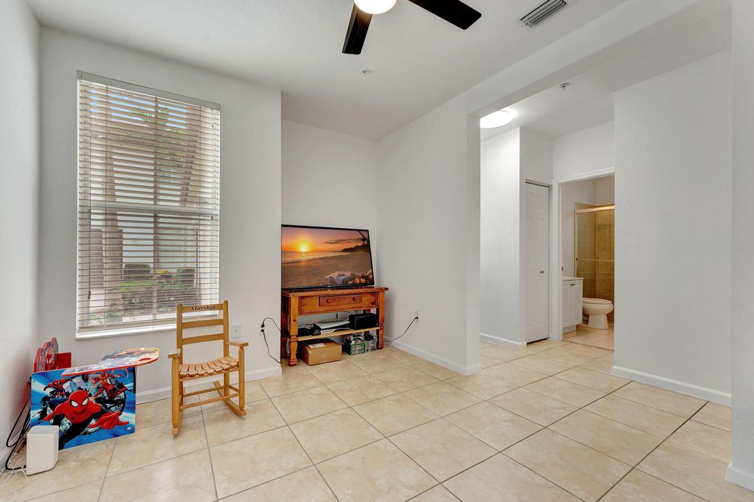 For Sale: $570,000 (3 beds, 3 baths, 1809 Square Feet)