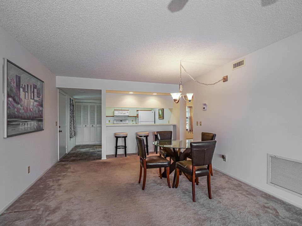 For Sale: $209,000 (2 beds, 2 baths, 1188 Square Feet)