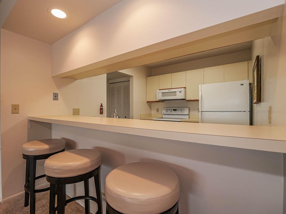 For Sale: $209,000 (2 beds, 2 baths, 1188 Square Feet)