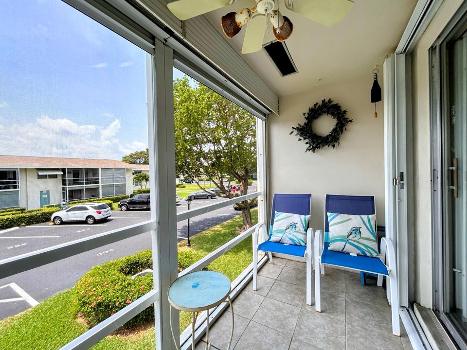 Active With Contract: $238,000 (2 beds, 1 baths, 815 Square Feet)