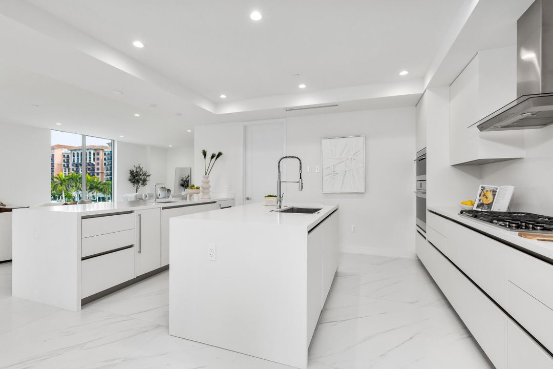 Active With Contract: $2,935,000 (3 beds, 3 baths, 2966 Square Feet)