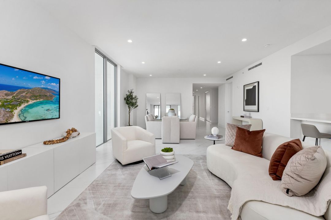 Active With Contract: $2,935,000 (3 beds, 3 baths, 2966 Square Feet)