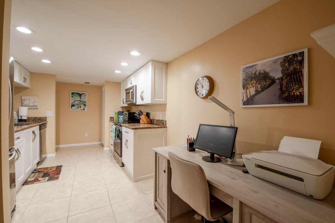 Active With Contract: $4,500 (2 beds, 2 baths, 1251 Square Feet)