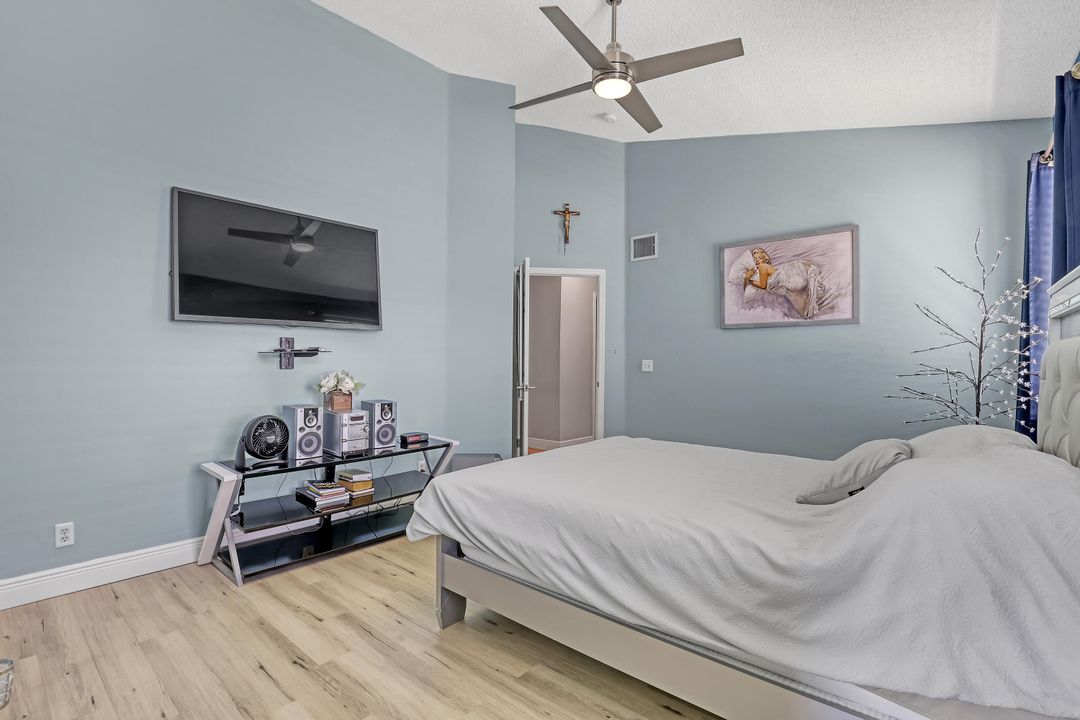 For Sale: $375,000 (2 beds, 2 baths, 1186 Square Feet)