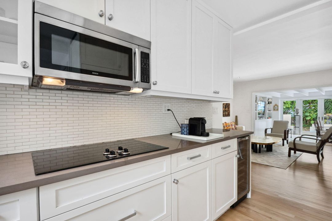 For Sale: $890,000 (1 beds, 1 baths, 1170 Square Feet)