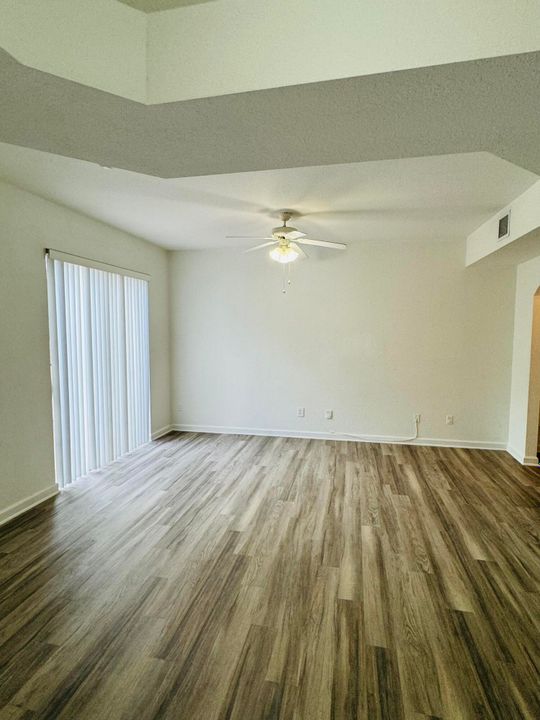For Rent: $2,150 (2 beds, 2 baths, 1086 Square Feet)