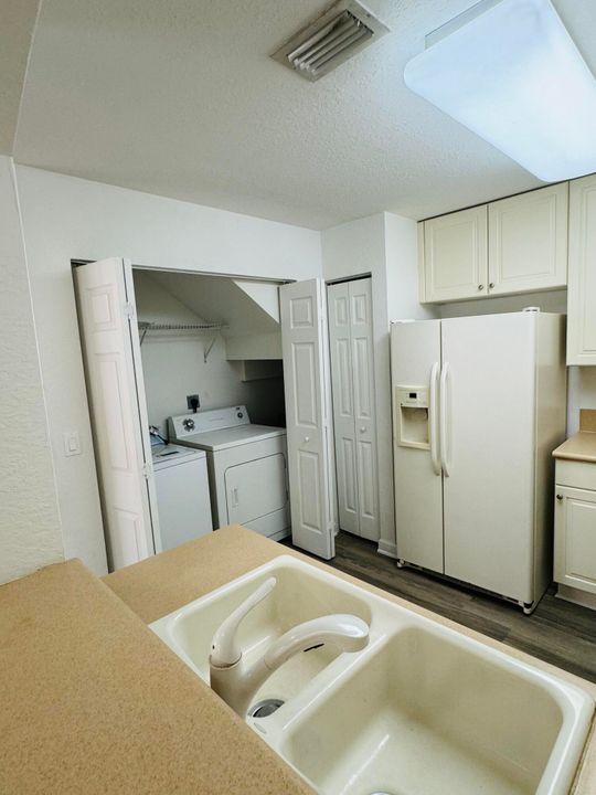 For Rent: $2,150 (2 beds, 2 baths, 1086 Square Feet)