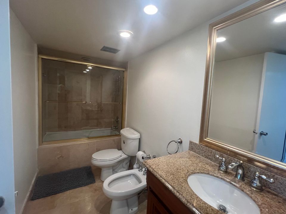 For Rent: $3,900 (2 beds, 2 baths, 1482 Square Feet)