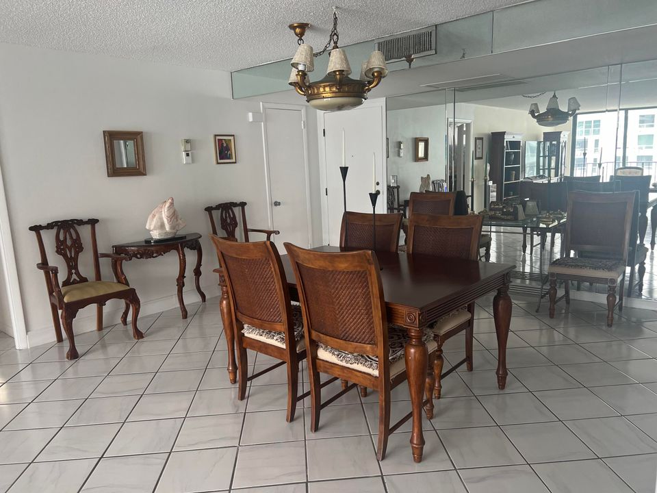 For Rent: $3,900 (2 beds, 2 baths, 1482 Square Feet)