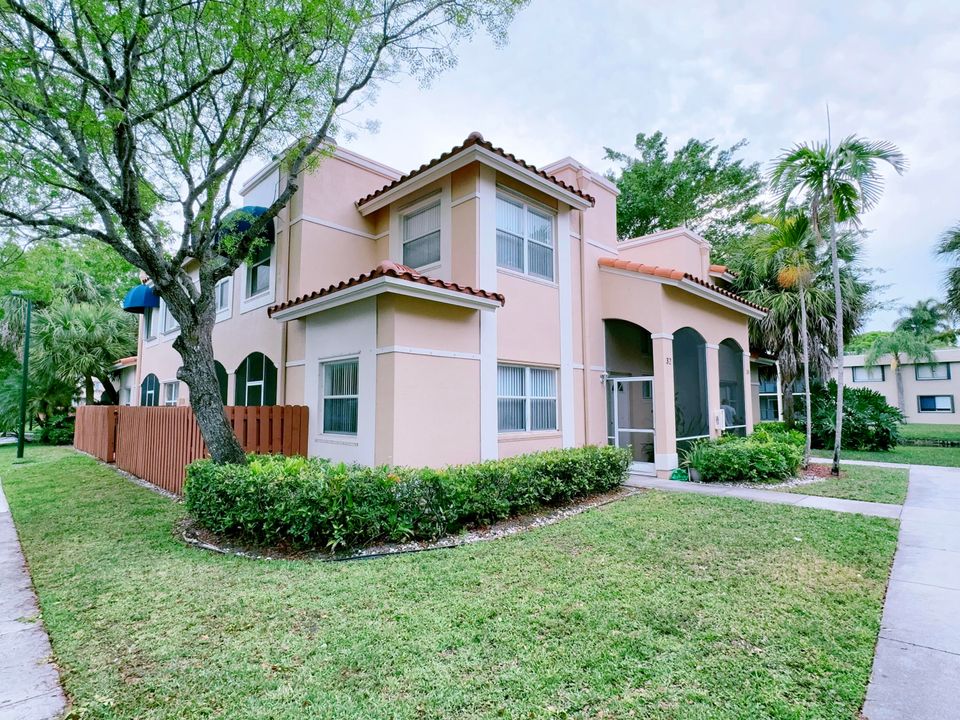 Active With Contract: $3,500 (3 beds, 2 baths, 1567 Square Feet)
