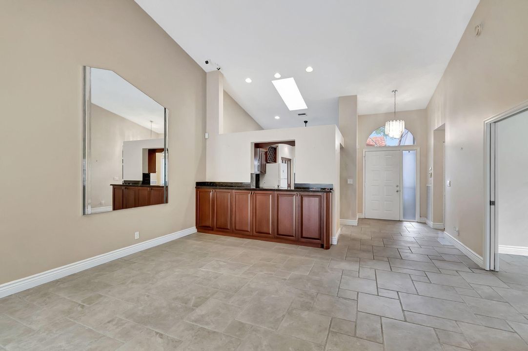 For Sale: $369,900 (3 beds, 2 baths, 1722 Square Feet)