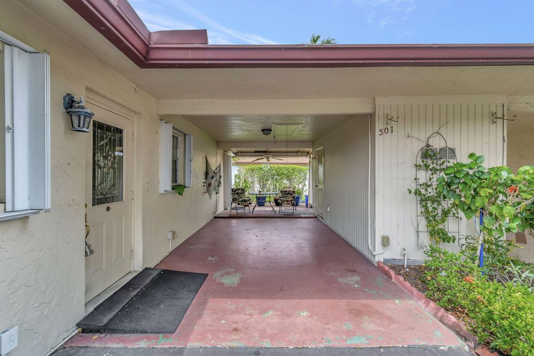Active With Contract: $249,000 (2 beds, 2 baths, 1200 Square Feet)