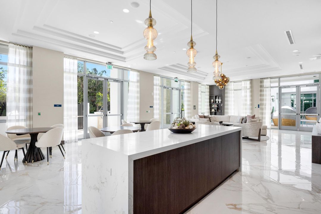 Active With Contract: $2,935,000 (3 beds, 3 baths, 2966 Square Feet)