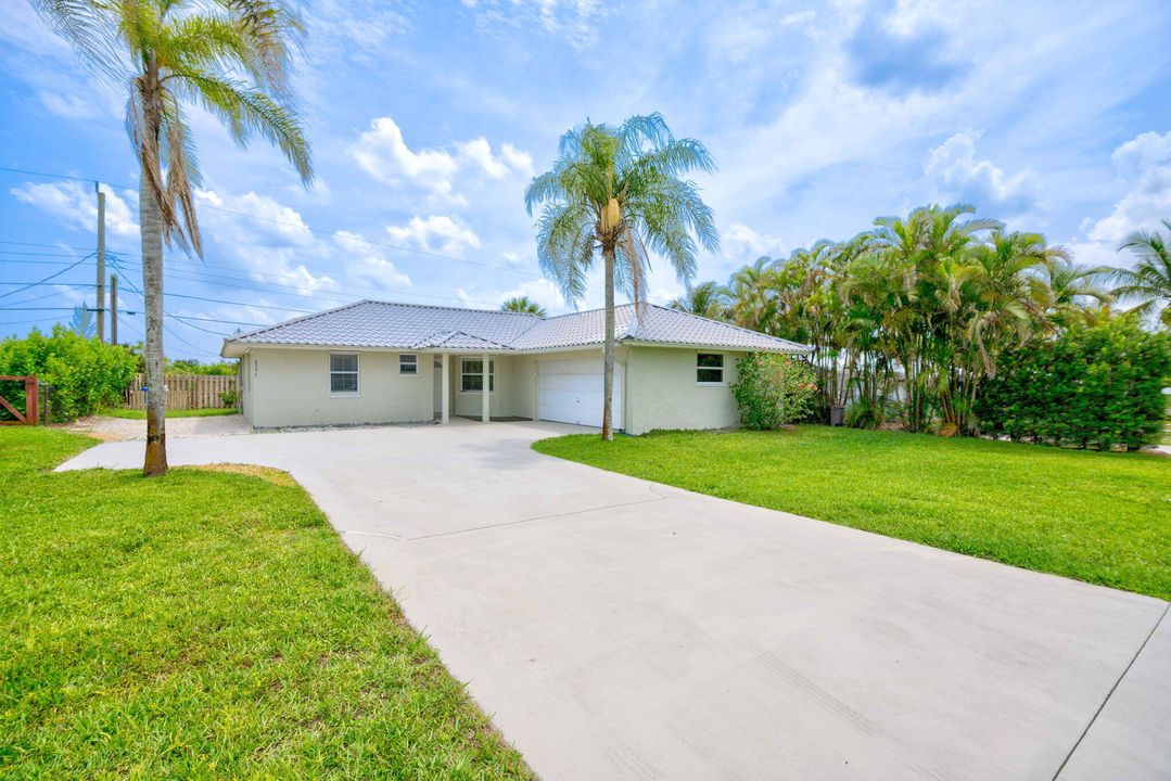 For Sale: $425,000 (3 beds, 2 baths, 1353 Square Feet)