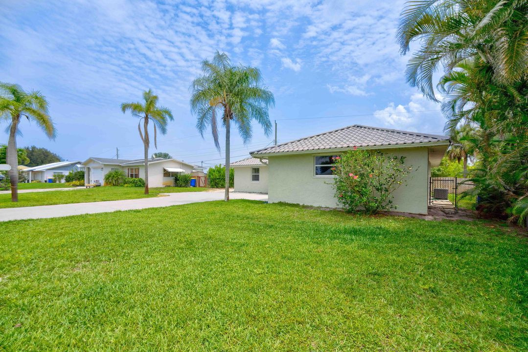 For Sale: $425,000 (3 beds, 2 baths, 1353 Square Feet)