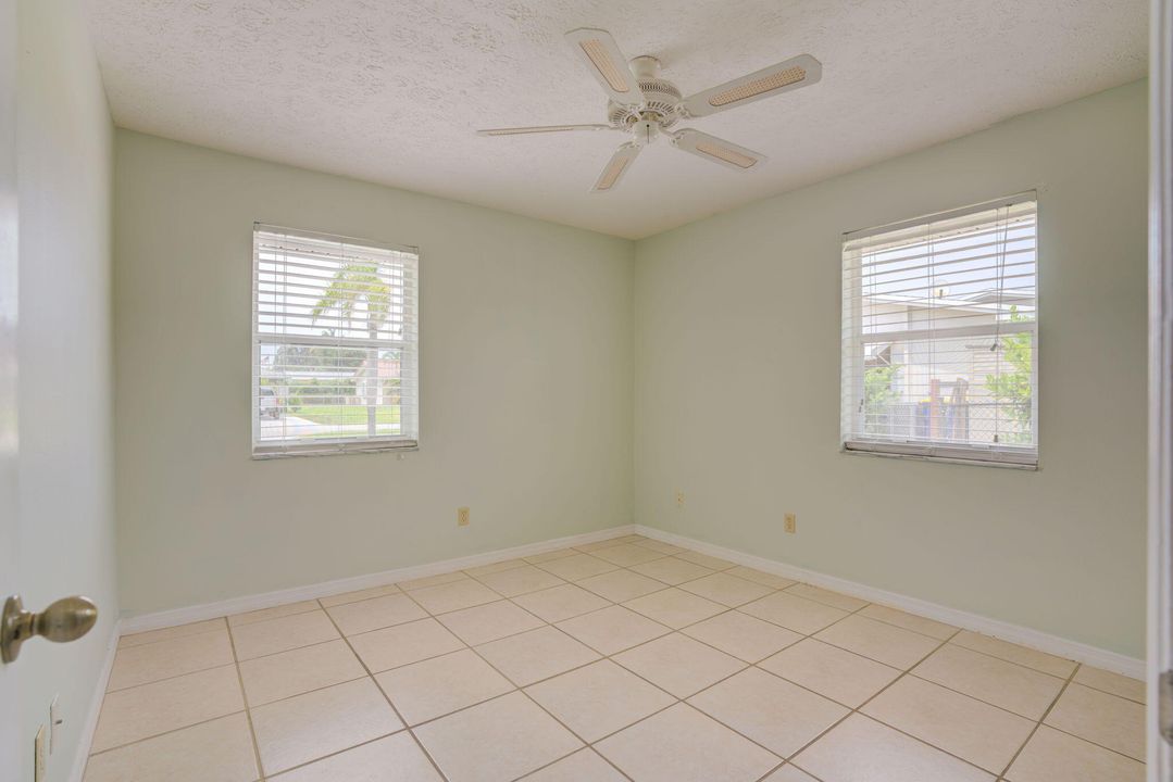 For Sale: $425,000 (3 beds, 2 baths, 1353 Square Feet)