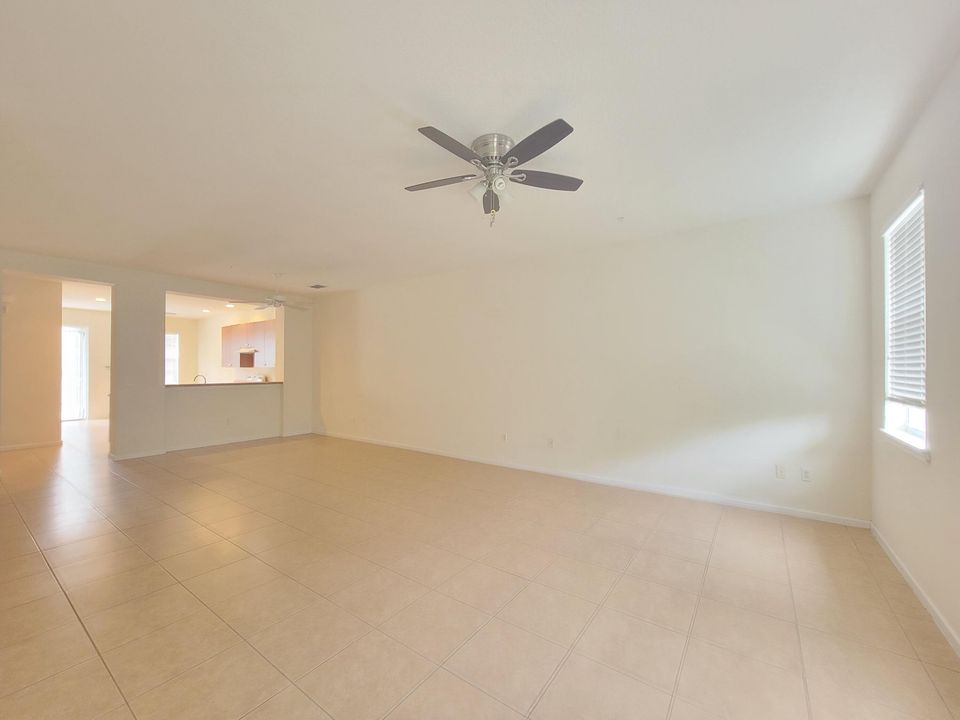 Active With Contract: $2,550 (2 beds, 2 baths, 1862 Square Feet)